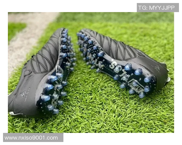 球星一周更换几双足球鞋揭秘 如何选择适合的鞋款提升比赛表现 球星一周更换几双足球鞋揭秘 如何选择适合的鞋款提升比赛表现